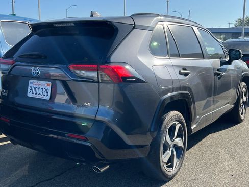 Used 2022 Toyota RAV4 SE w/ Carpet Mat Package (TMS) AWD/4WD image 4