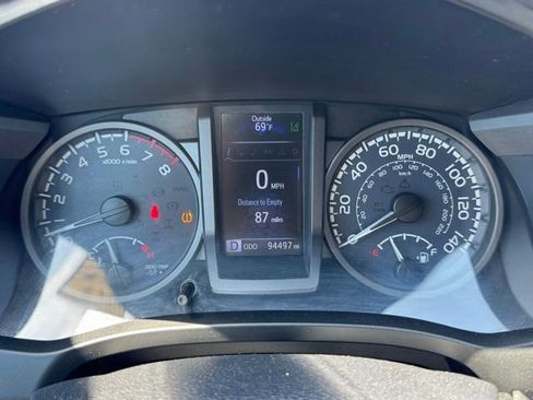 Used 2019 Toyota Tacoma TRD Sport AWD/4WD image 20