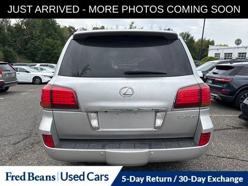 Used 2011 Lexus LX 570 4WD w/ Luxury Pkg image 7