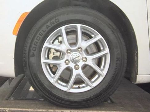 Used 2023 Chrysler Pacifica Touring-L FWD image 23