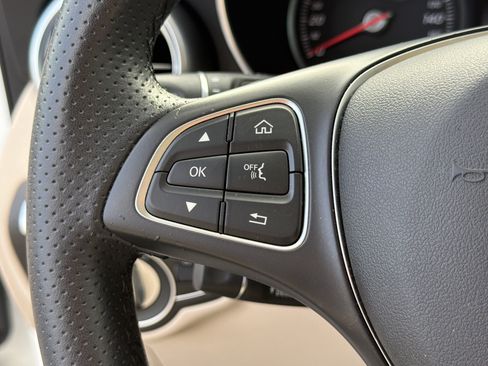 Used 2019 Mercedes-Benz GLC 300 image 24