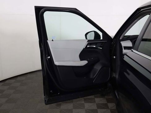 New 2025 Mitsubishi Outlander SE image 23