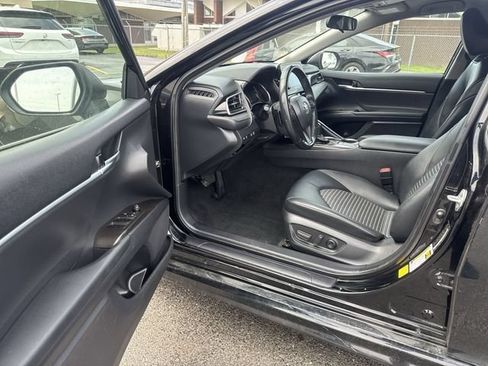Used 2023 Toyota Camry SE FWD image 18