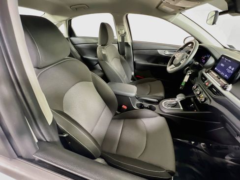 Used 2023 Kia Forte LXS w/ LXS Technology Package FWD image 25