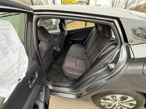 Used 2020 Toyota Prius Prime XLE image 19