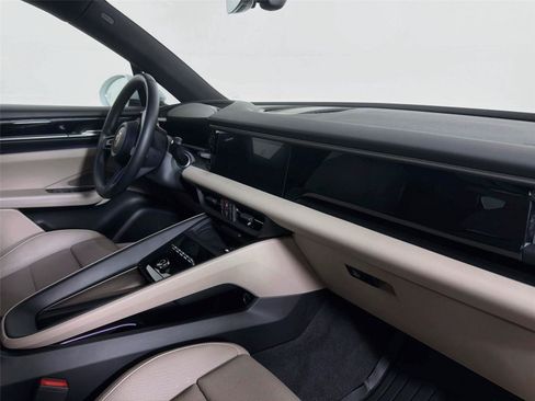 Certified 2025 Porsche Macan 4 Electric w/ Premium Package AWD/4WD image 28