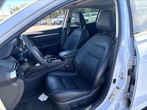 Used 2024 Nissan Altima 2.5 SR w/ SR Premium Package AWD/4WD image 19