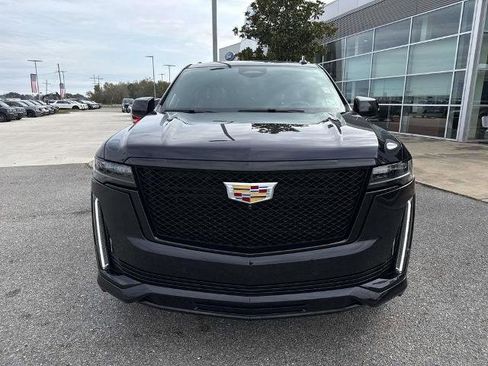 Used 2022 Cadillac Escalade Sport Platinum image 2