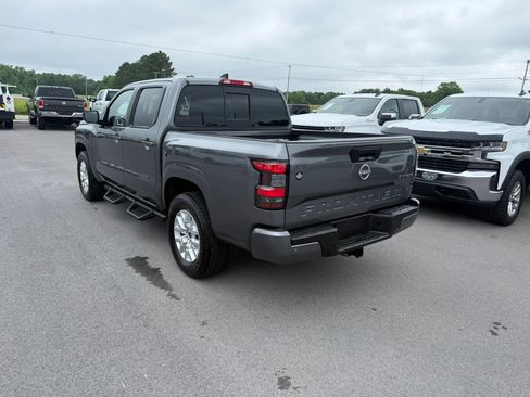 Used 2022 Nissan Frontier SV AWD/4WD image 3
