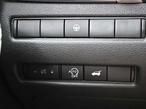 Used 2025 Nissan Rogue SV AWD/4WD image 26