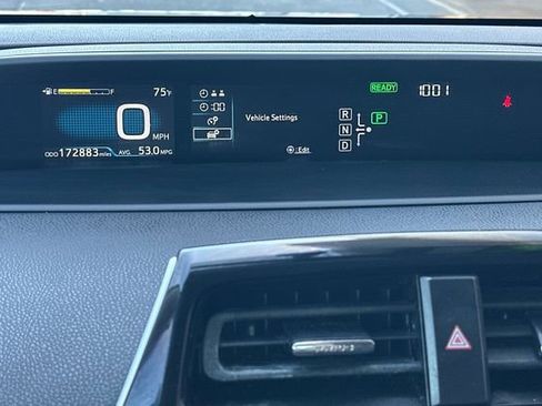 Used 2016 Toyota Prius Three FWD image 27