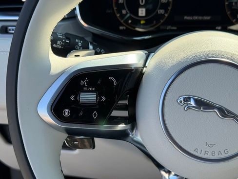 New 2026 Jaguar F-PACE R-Dynamic S image 15