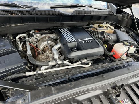 Used 2023 Chevrolet Silverado 1500 LTZ AWD/4WD image 35