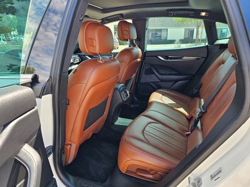 Used 2022 Maserati Levante GT image 19