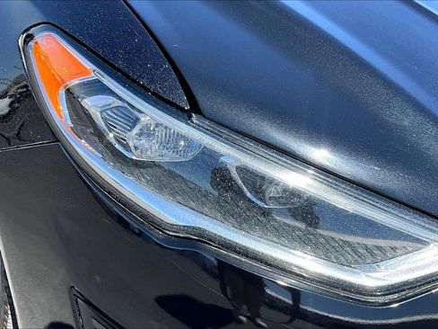 Used 2020 Ford Fusion Titanium AWD/4WD image 27