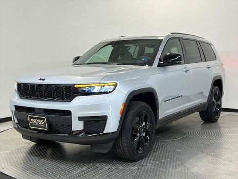 Certified 2024 Jeep Grand Cherokee L Laredo image 3