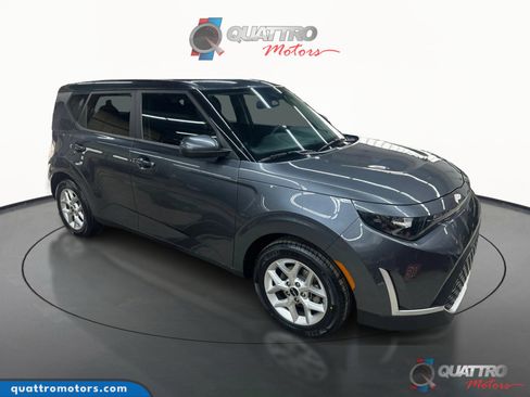 Used 2023 Kia Soul LX w/ LX Technology Package image 9