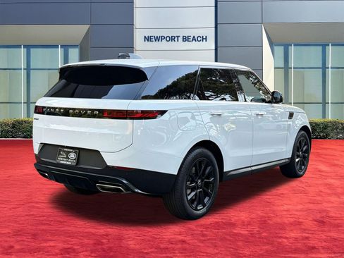 Used 2024 Land Rover Range Rover Sport SE AWD/4WD image 10