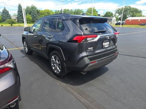 Used 2020 Toyota RAV4 Limited AWD/4WD image 4