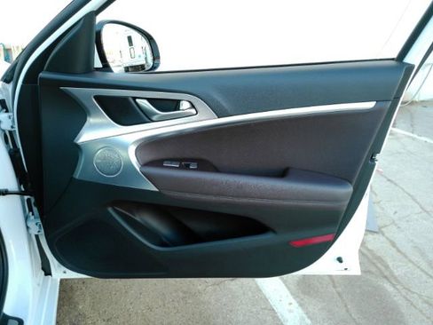 Used 2022 Genesis G70 2.0T w/ Prestige Package image 18