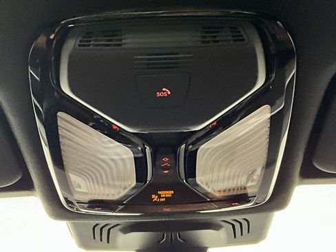 Used 2022 BMW X6 xDrive40i w/ Executive Package image 13