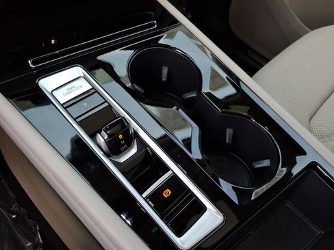 Certified 2024 Volkswagen Atlas SE w/ Panoramic Sunroof Package image 33