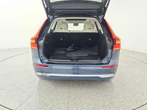 Certified 2022 Volvo XC60 T8 Inscription Expression w/ Climate Package image 19