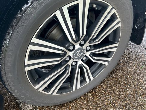 Used 2022 Lexus LX 600 4WD w/ Accessory Package (Z1) image 9