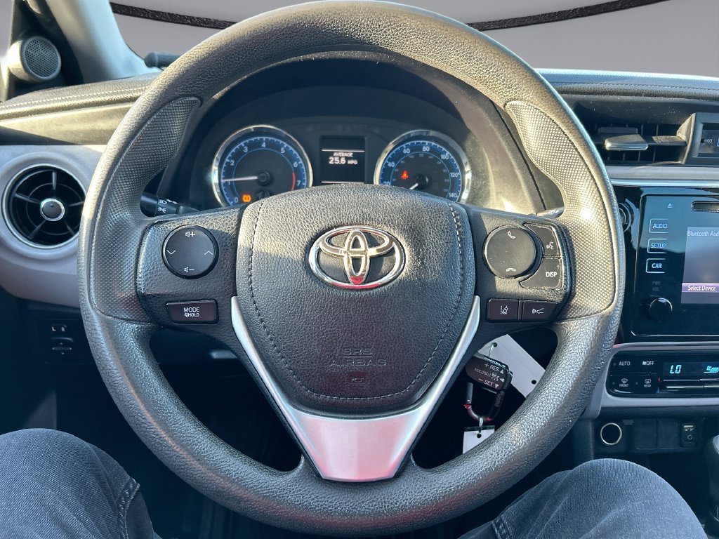 Used 2018 Toyota Corolla LE FWD image 14