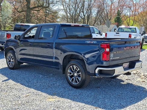 Used 2023 Chevrolet Silverado 1500 LT AWD/4WD image 4