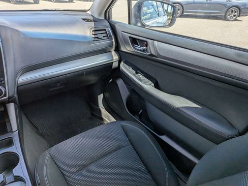 Used 2018 Subaru Outback 2.5i Premium AWD/4WD image 15