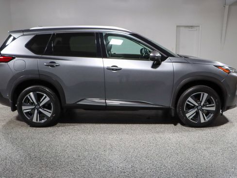 Used 2023 Nissan Rogue SL w/ SL Premium Package image 6