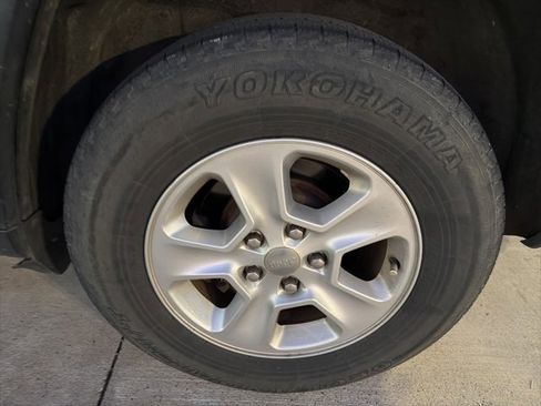 Used 2014 Jeep Grand Cherokee Laredo w/ Quick Order Package 23E image 8