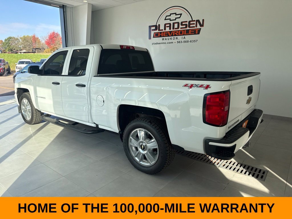 Used 2017 Chevrolet Silverado 1500 Custom w/ Custom Convenience Package AWD/4WD image 2