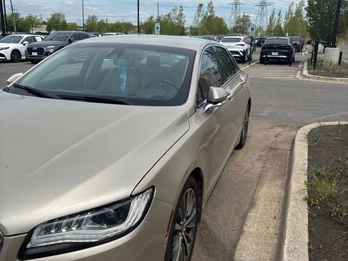 Used 2017 Lincoln MKZ Select w/ Technology Package FWD image 2