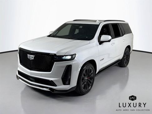 Used 2024 Cadillac Escalade V w/ LPO, ONYX Package AWD/4WD image 4