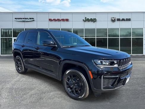 New 2026 Jeep Grand Cherokee Altitude AWD/4WD image 1