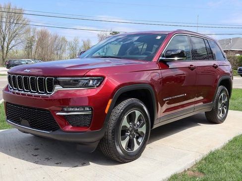 New 2025 Jeep Grand Cherokee Limited 4xe image 4