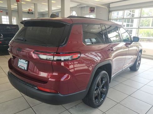 New 2025 Jeep Grand Cherokee L Altitude RWD image 9