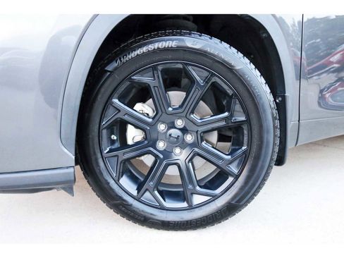 Used 2023 Toyota Highlander LE image 26