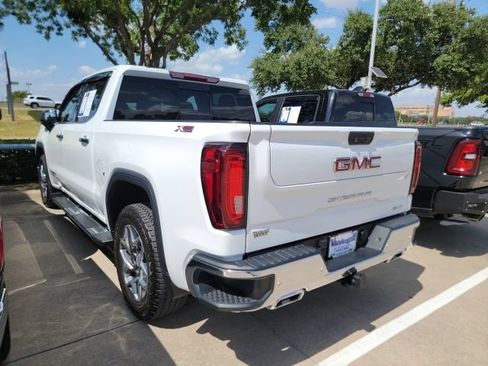 Used 2022 GMC Sierra 1500 SLT w/ SLT Premium Plus Package AWD/4WD image 13