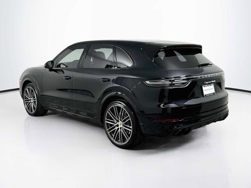 Certified 2021 Porsche Cayenne Turbo AWD/4WD image 3