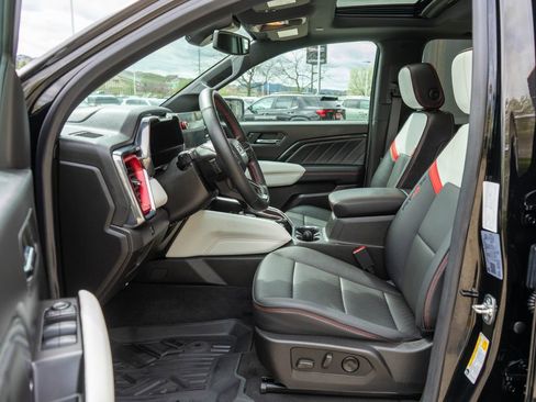 Used 2024 GMC Canyon AT4X AWD/4WD image 11