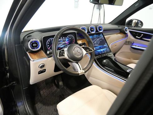 Used 2023 Mercedes-Benz GLC 300 4MATIC image 13