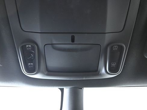 Used 2025 Chrysler Pacifica Limited w/ Trailer Tow Group AWD/4WD image 36