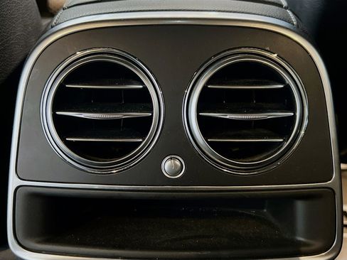 Used 2017 Mercedes-Benz S 550 Sedan w/ Premium Package image 21