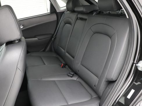 Used 2023 Hyundai Kona Limited AWD/4WD image 12