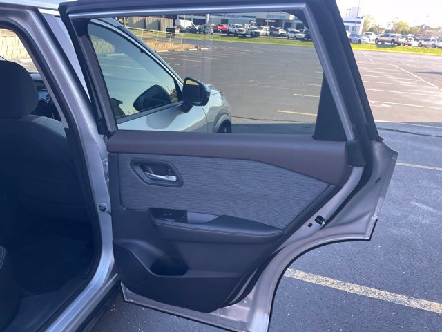 Used 2021 Nissan Rogue SV AWD/4WD image 45