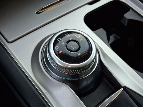 Certified 2022 Ford Explorer XLT w/ Class IV Trailer Tow Package image 15