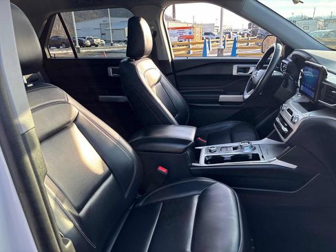 Used 2021 Ford Explorer XLT w/ Equipment Group 202A image 35